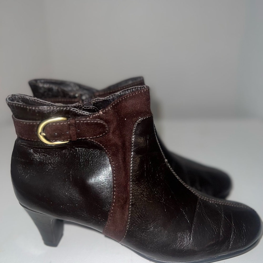 Areosoles Elegant Brown Leather Ankle Boots Women’s size 8.5 - Picture 5 of 11